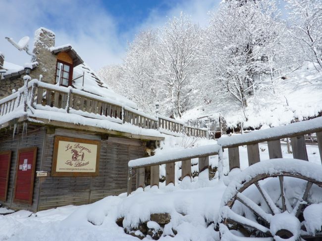 la bergerie sous la neige